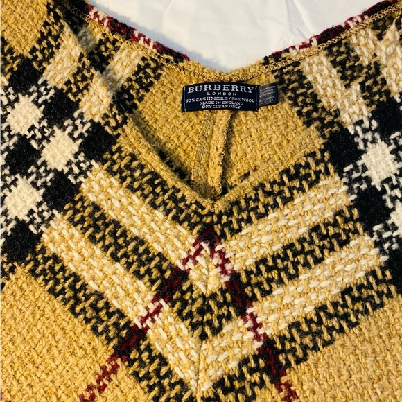 Burberry Nova Check Cashmere and Wool Poncho/Shawl - Picture 7 of 8